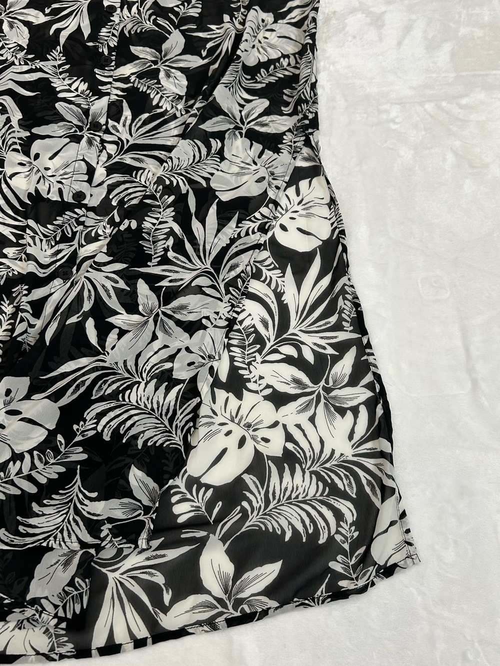 Roaman’s Plus Size 22W Tropical Leaf Sleeveless top - Picture 4 of 7
